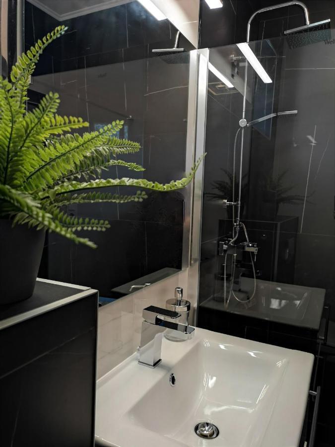 Otium Wellness Apartmanhaz Balatonakarattya Bagian luar foto