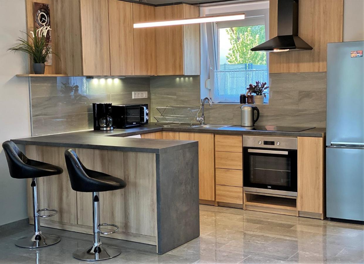 Otium Wellness Apartmanhaz Balatonakarattya Bagian luar foto