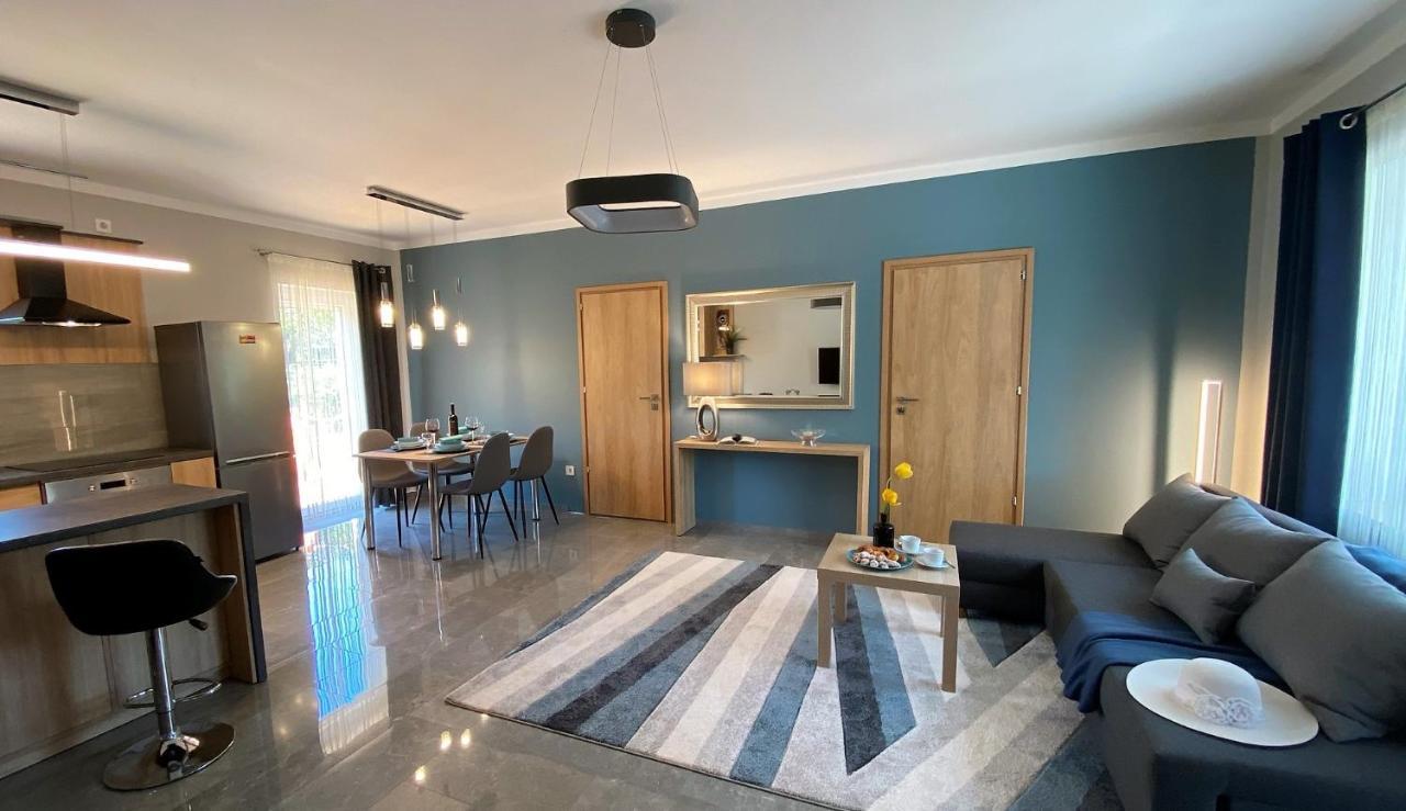 Otium Wellness Apartmanhaz Balatonakarattya Bagian luar foto
