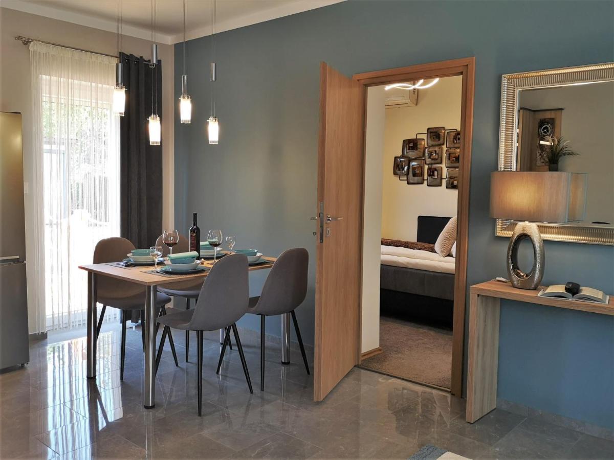 Otium Wellness Apartmanhaz Balatonakarattya Bagian luar foto