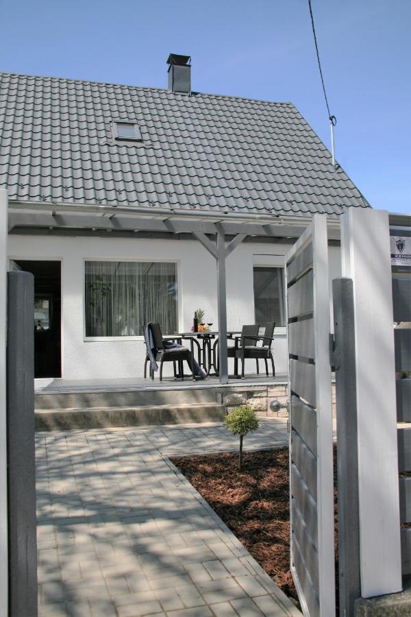 Otium Wellness Apartmanhaz Balatonakarattya Bagian luar foto