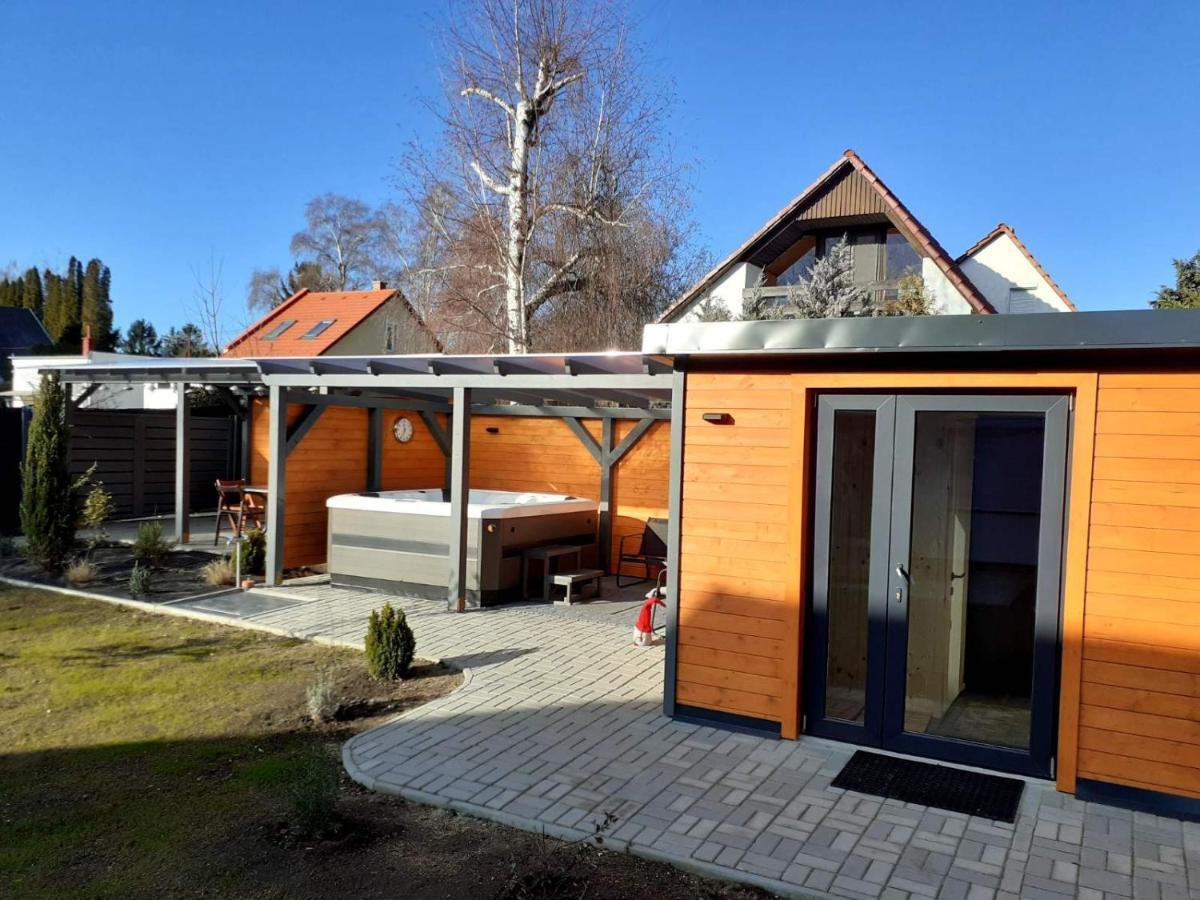 Otium Wellness Apartmanhaz Balatonakarattya Bagian luar foto